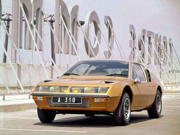 При промените предницата на Series II е модифицирана, като се премахва отличителната подредба на шестте фара от Series I. Третият комплект светлини се меси и стават за мъгла като опция. Ревизираният A310 с V6 има мощност, която да съответства на неговия спортен външен вид, но предницата с шестте фара вече я няма.